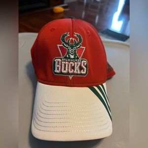 Milwaukee Bucks Hat. Clean. Good condition.